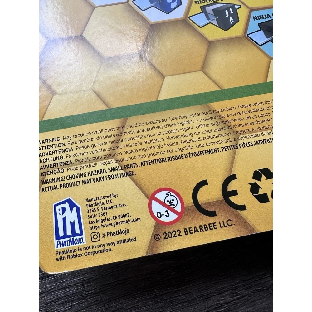 Bee Swarm Simulator Gummy Bear Action Figure Pack w/ Mystery Bee & Honeycomb